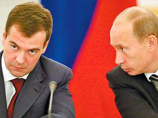В Кремле подумывают о конкуренции Путина и Медведева на выборах-2012