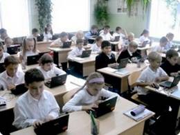 Казахстанским школьникам пообещали самые экологичные планшеты и ноутбуки 