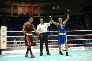 Боксёр из Украины Тарас Шелестюк добился реванша за проигрыш на прошлом чемпионате мира.
