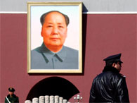 Китаец поджег себя на площади Тяньаньмэнь под портретом Мао