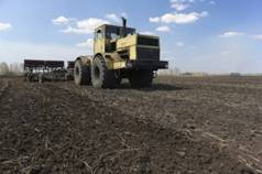 На посевную крестьянским хозяйствам Казахстана выданы кредиты на сумму свыше 24 млрд тенге
