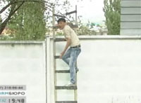 В Алматы соседи не смогли поделить проезд