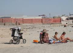 Специалисты СЭС считают, что пляжи Актау не готовы к приему отдыхающих