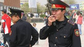 Трое парней на серебристом "Хюндае" разыскиваются по подозрению в нападении на полицейских на Алматы 
