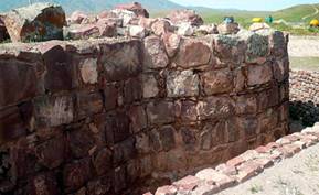 Загадочное древнее городище Акыртас имеет 4-метровый фундамент и подземный ход