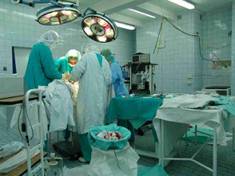 Британские хирурги забыли в животе пациента силиконовый коврик размером с лист бумаги
