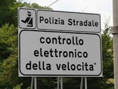 В Италии вместо штрафа за превышение скорости водитель получил компенсацию за моральный ущерб