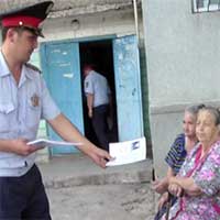 В Шымкенте полицейские внедряют проект "Соседский присмотр"