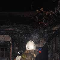Пожар в доме на 4-х хозяев произошел в Алматы (фото)